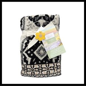 Peri Home 2 Pck Moroccan Tile Pattern Hand TOWELs 18x28” Cotton Black Tan NWT